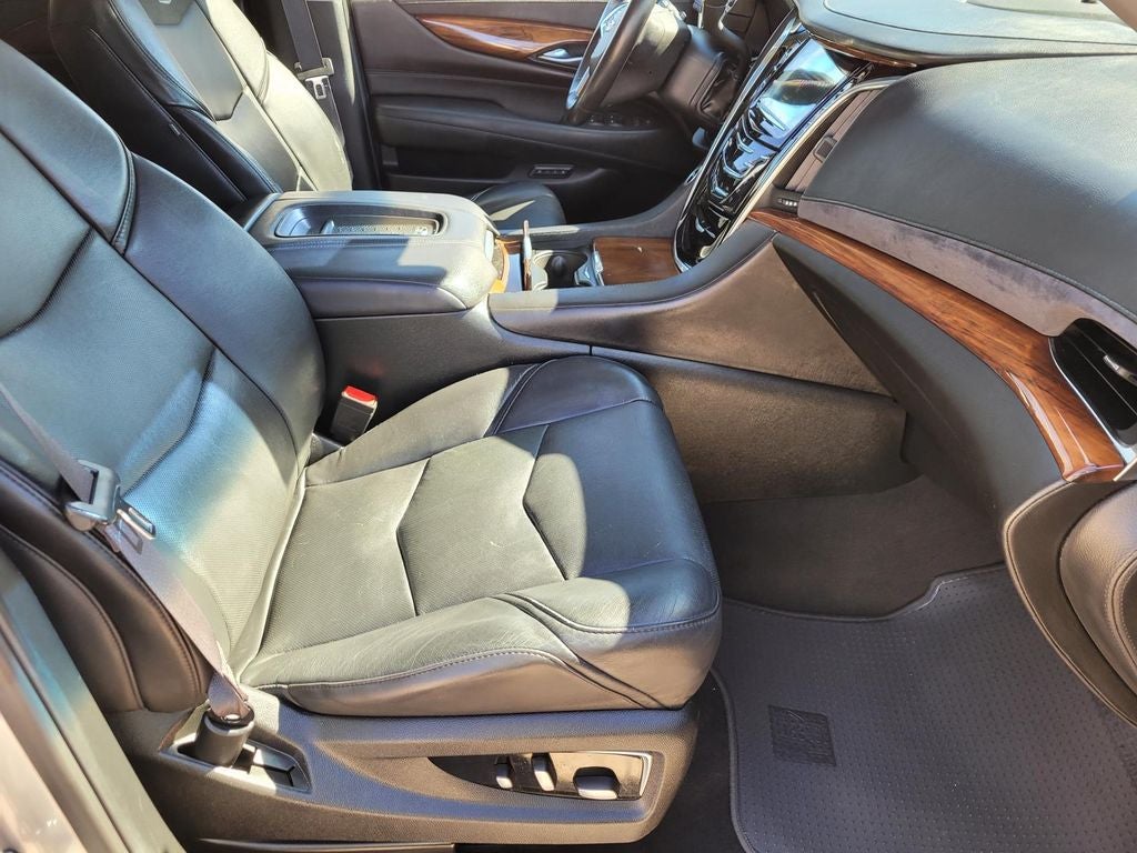 2017 Cadillac Escalade Luxury