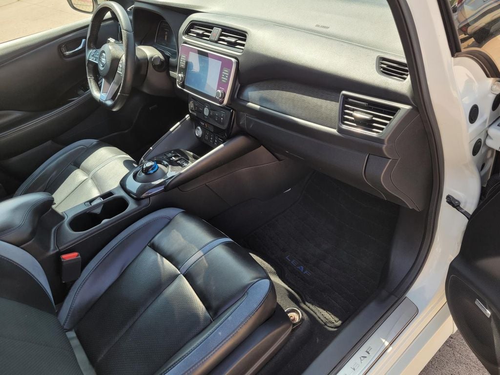 2022 Nissan LEAF SL PLUS