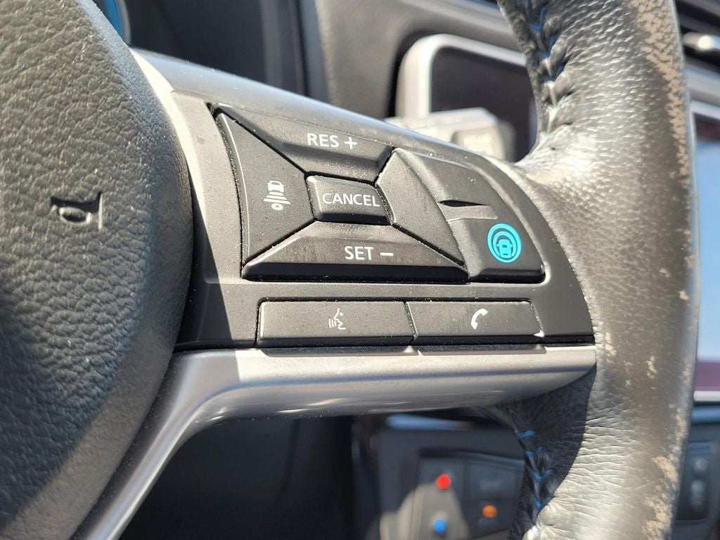 2022 Nissan LEAF SL PLUS