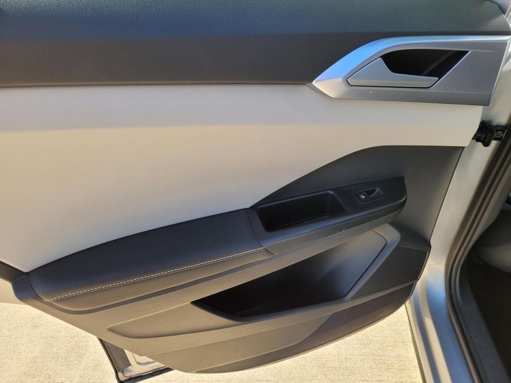 2025 Volkswagen Taos SE