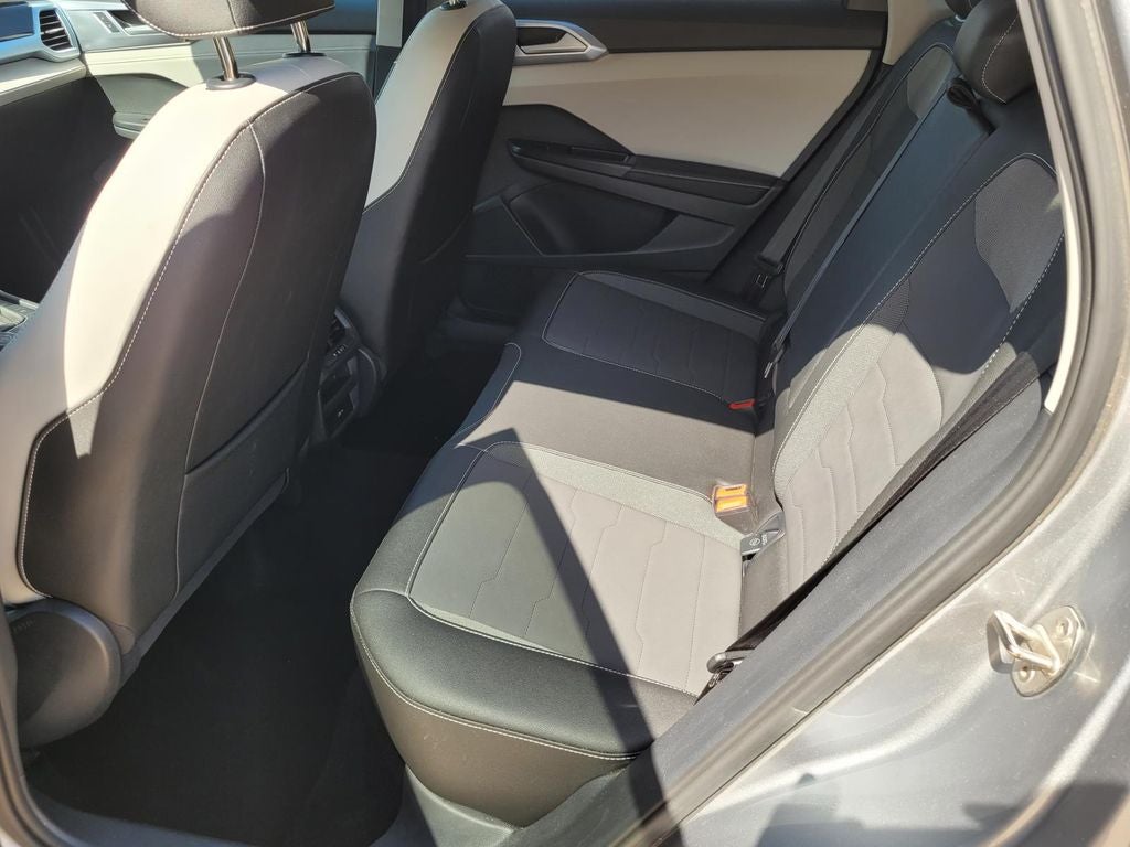 2025 Volkswagen Taos SE