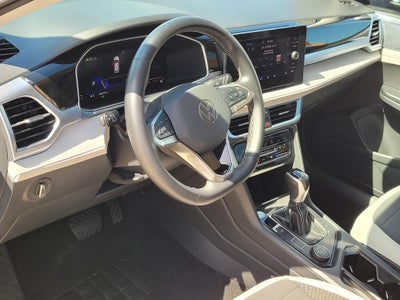 2025 Volkswagen Taos SE
