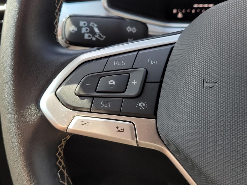 2025 Volkswagen Taos SE