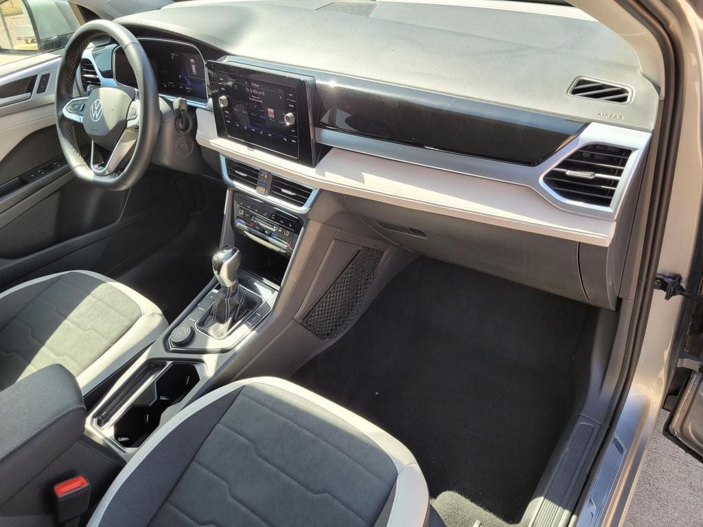 2025 Volkswagen Taos SE