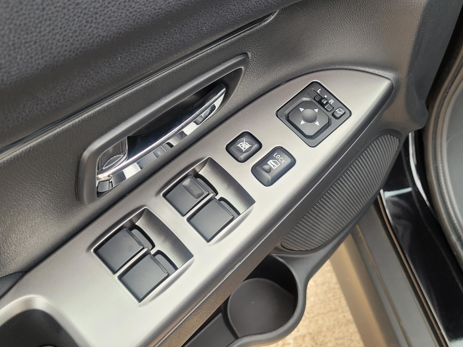 2027 Mitsubishi Outlander Sport SE