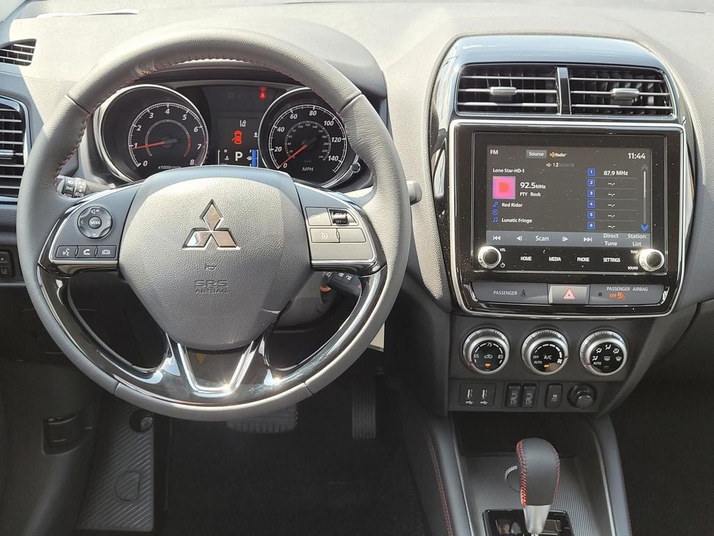 2027 Mitsubishi Outlander Sport LE