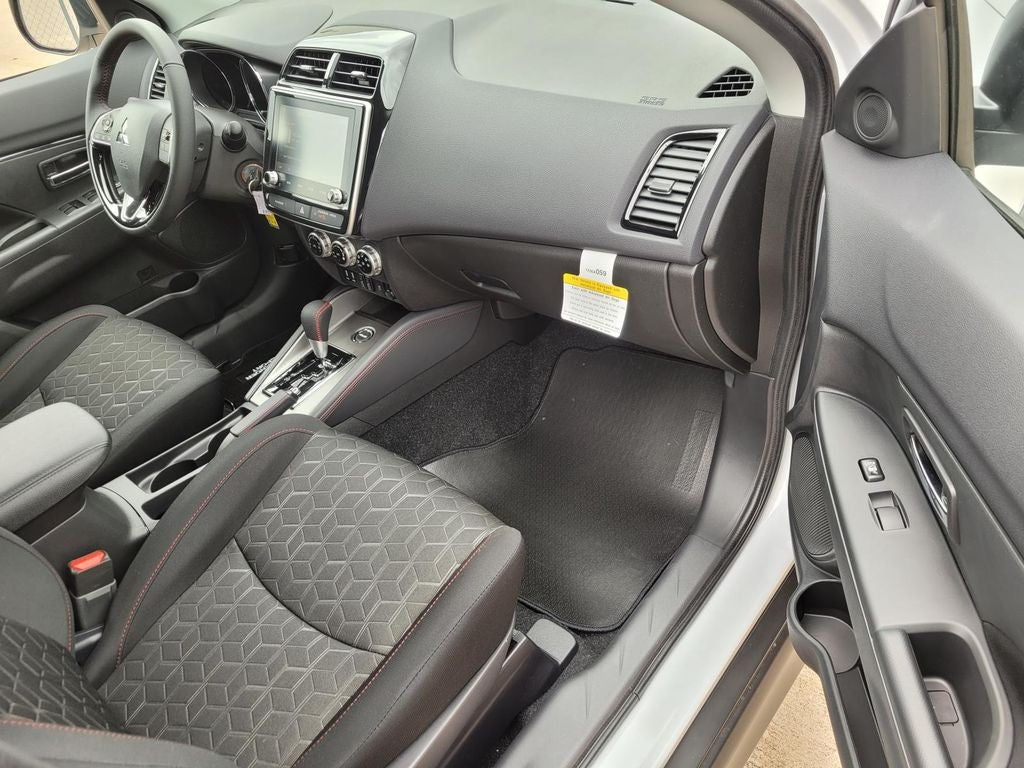 2026 Mitsubishi Outlander Sport LE