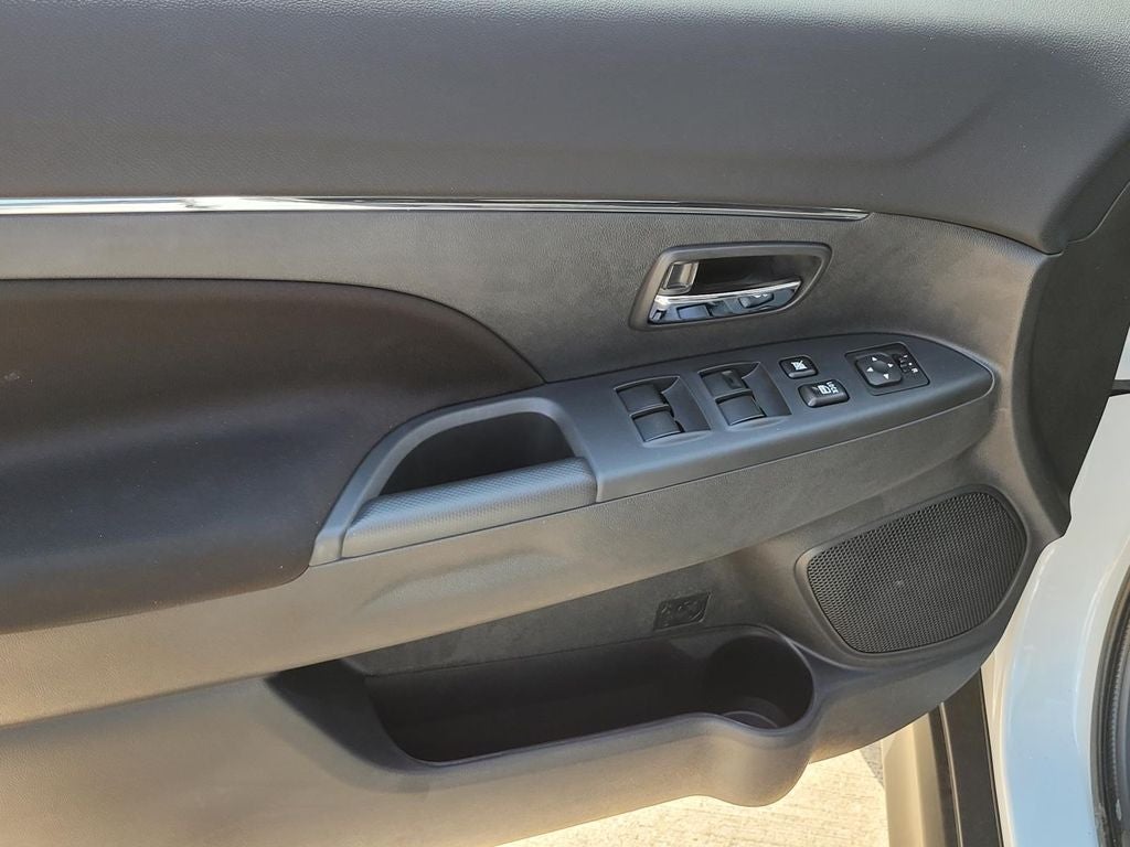 2027 Mitsubishi Outlander Sport ES