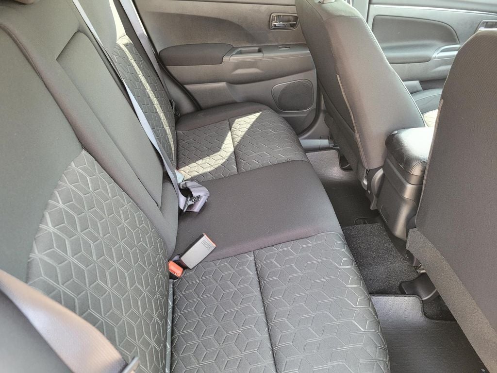 2027 Mitsubishi Outlander Sport ES