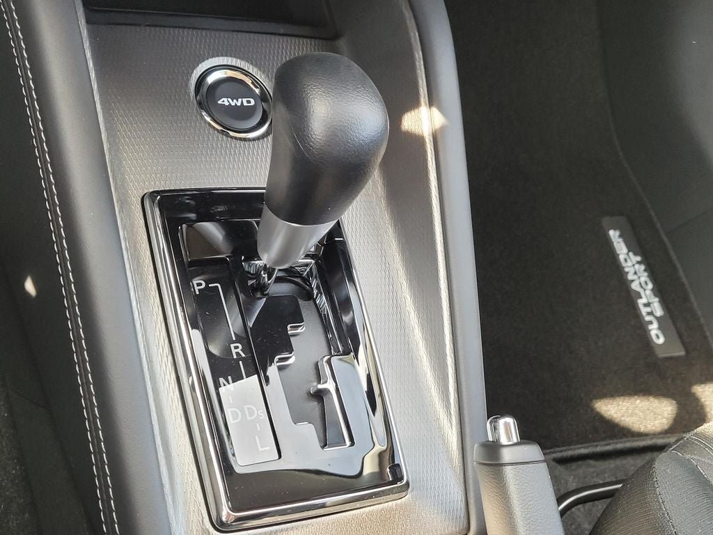2026 Mitsubishi Outlander Sport ES