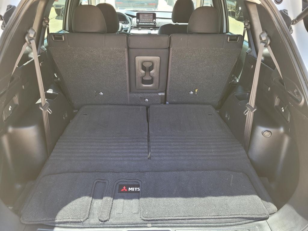 2022 Mitsubishi Outlander ES