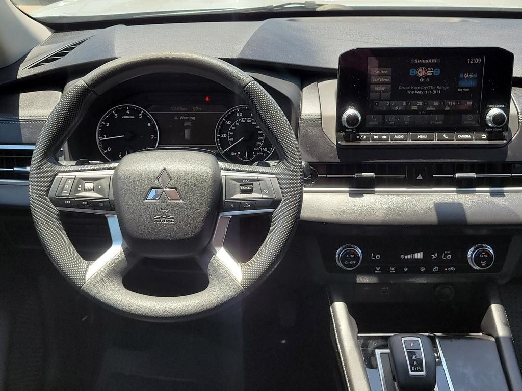 2022 Mitsubishi Outlander ES