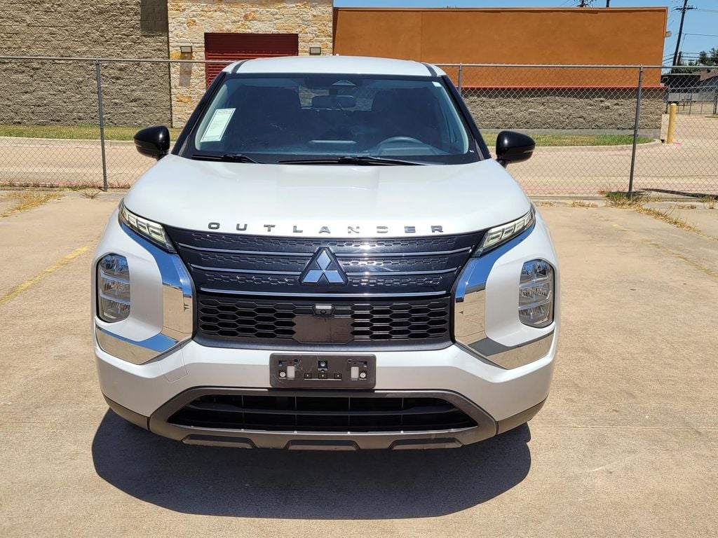 2022 Mitsubishi Outlander ES