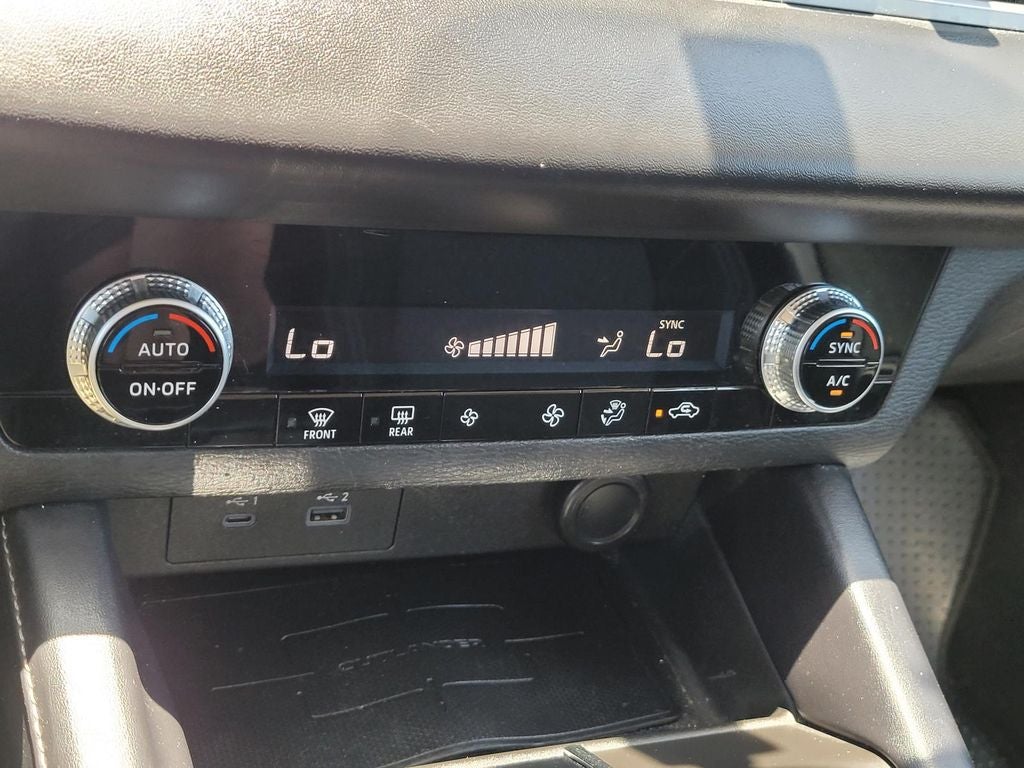 2022 Mitsubishi Outlander ES