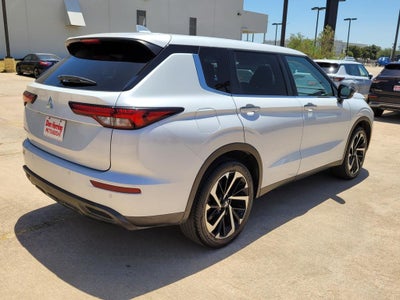2022 Mitsubishi Outlander ES