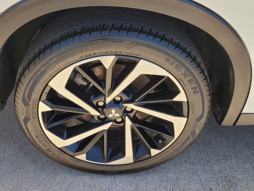2022 Mitsubishi Outlander ES