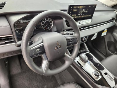 2026 Mitsubishi Outlander ES