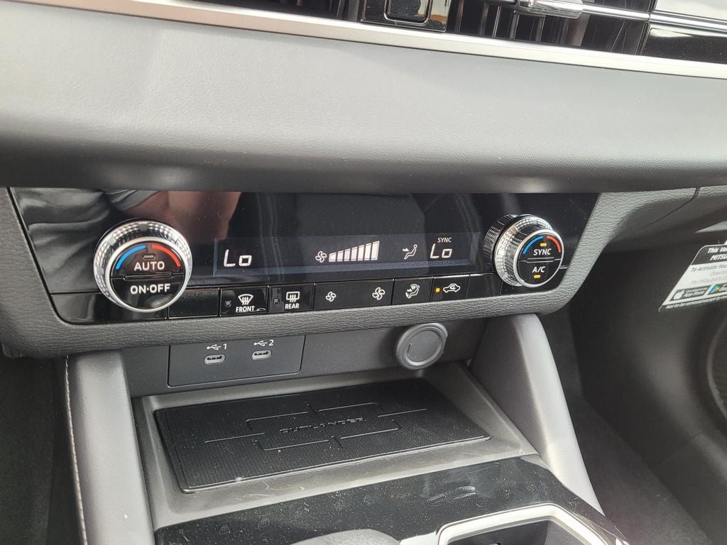 2026 Mitsubishi Outlander ES