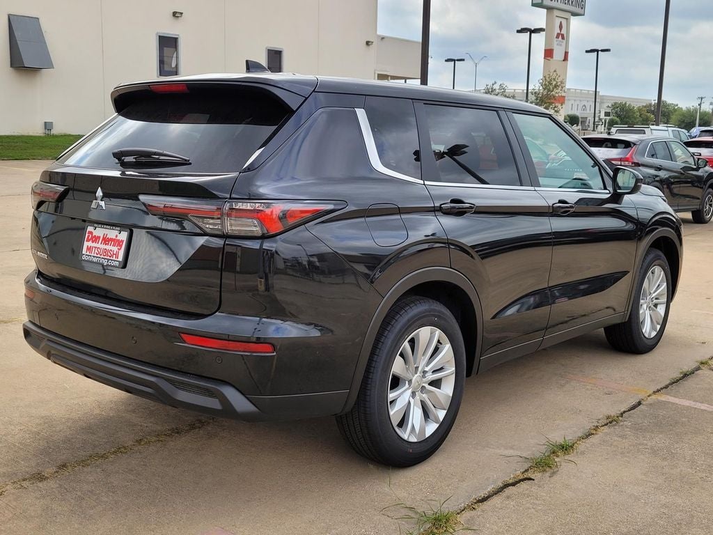 2026 Mitsubishi Outlander ES