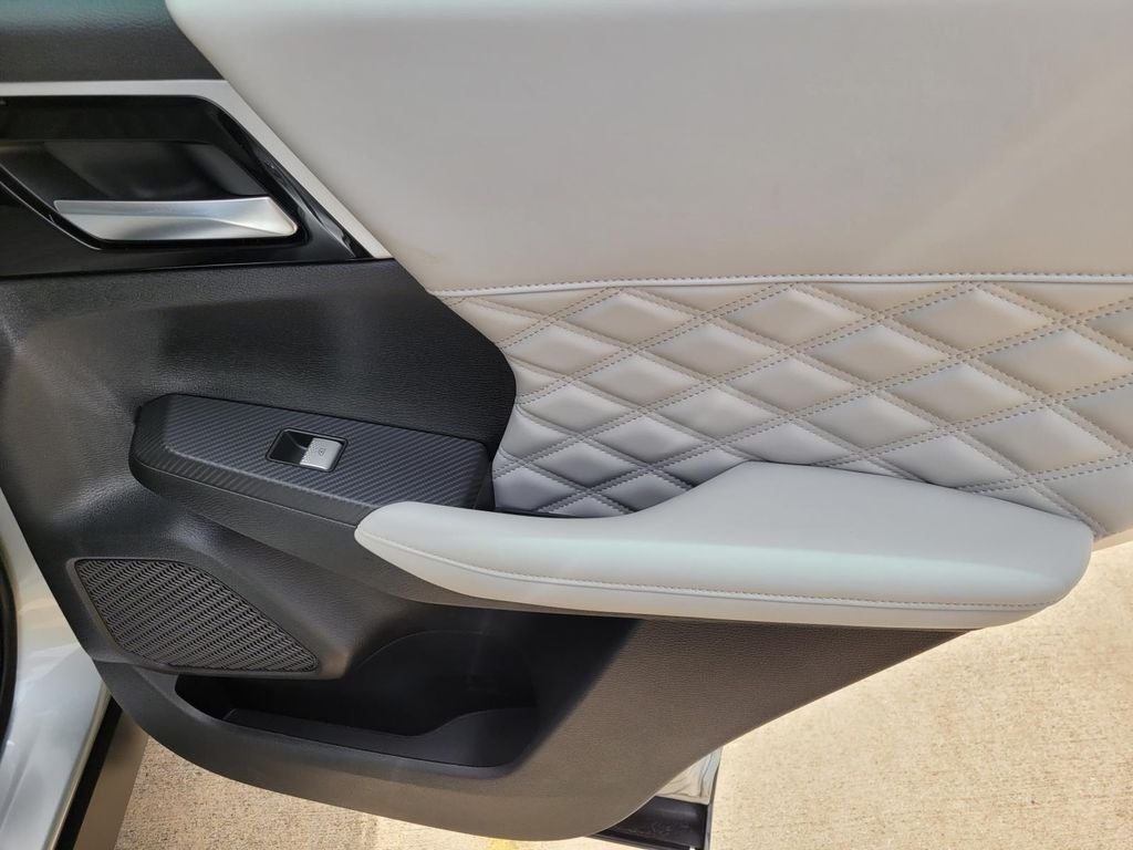 2023 Mitsubishi Outlander SEL