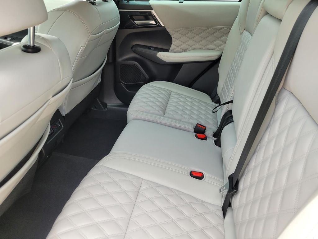 2023 Mitsubishi Outlander SEL