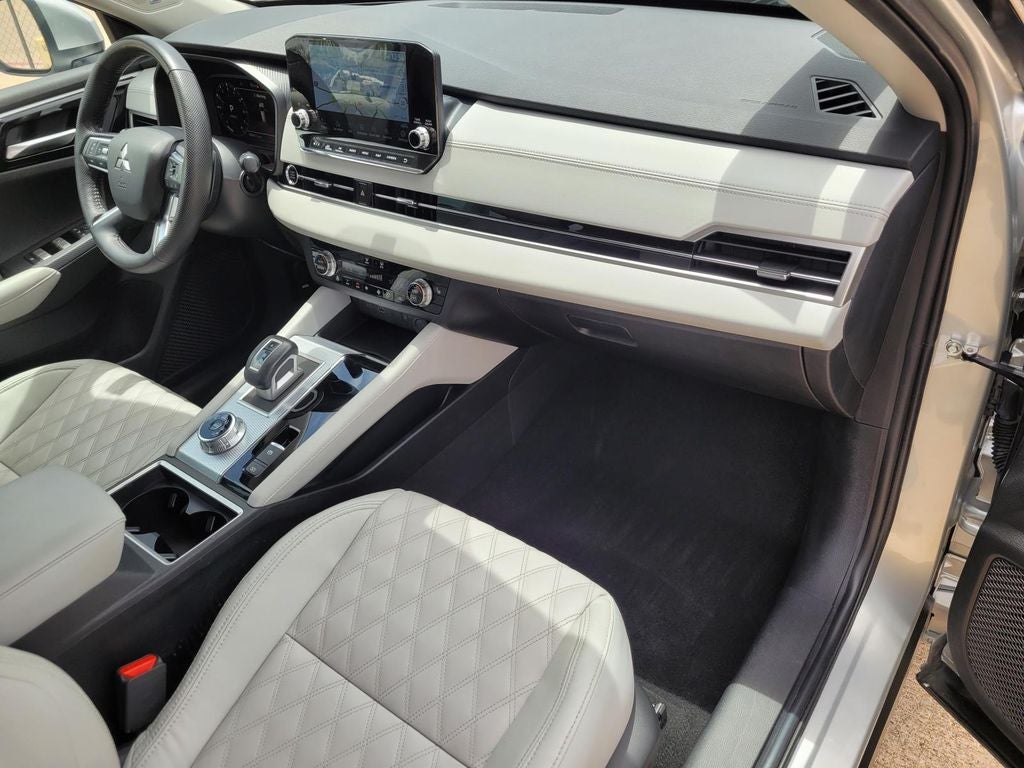 2023 Mitsubishi Outlander SEL
