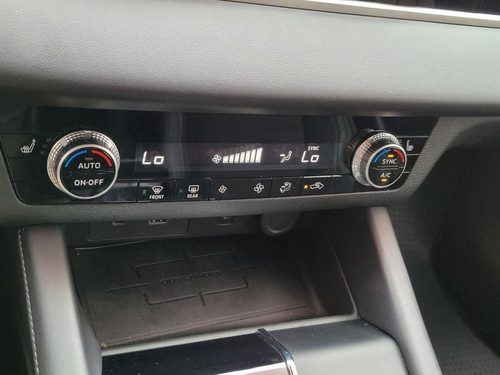 2024 Mitsubishi Outlander SE Black Edition