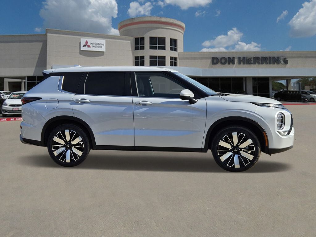 2026 Mitsubishi Outlander SE