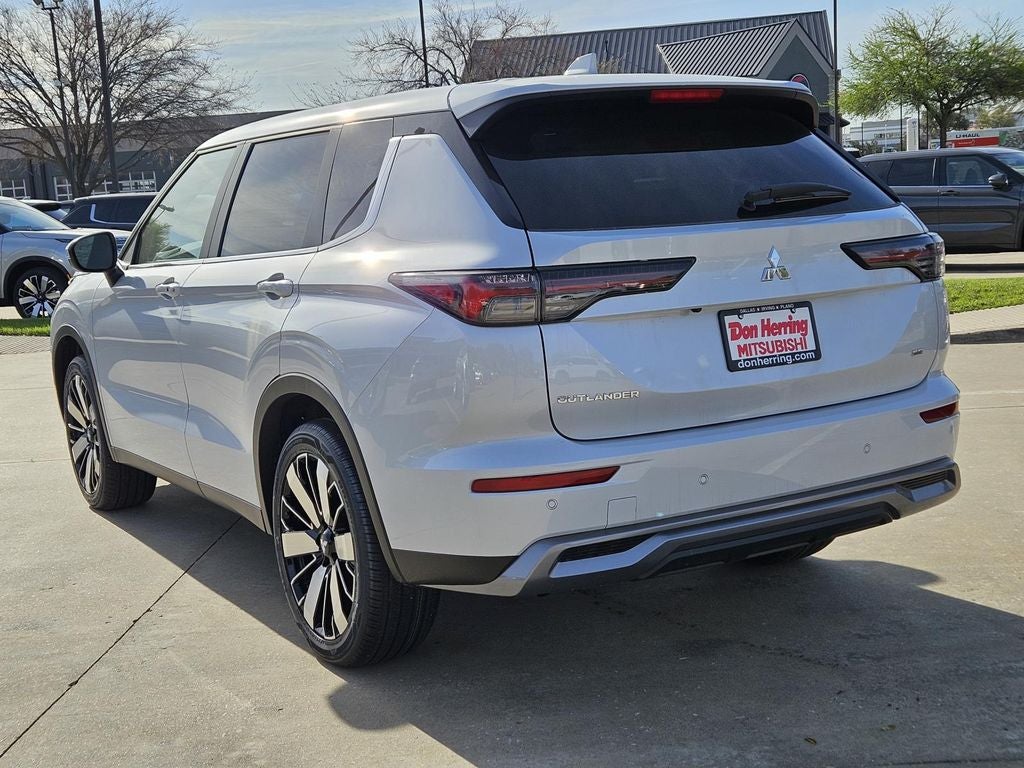 2026 Mitsubishi Outlander SE