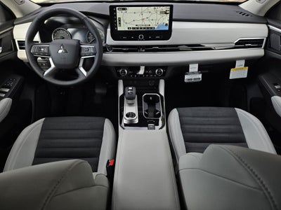 2026 Mitsubishi Outlander SE