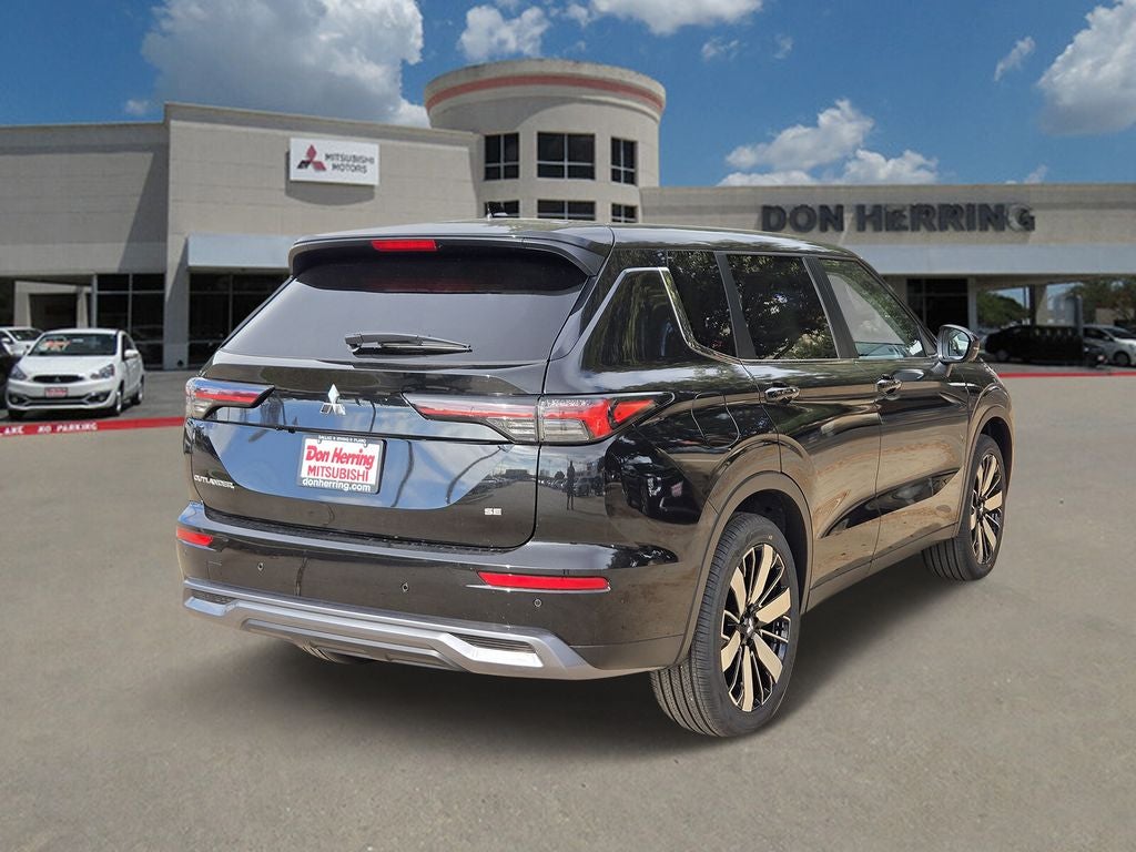 2026 Mitsubishi Outlander SE