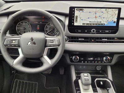 2026 Mitsubishi Outlander LE