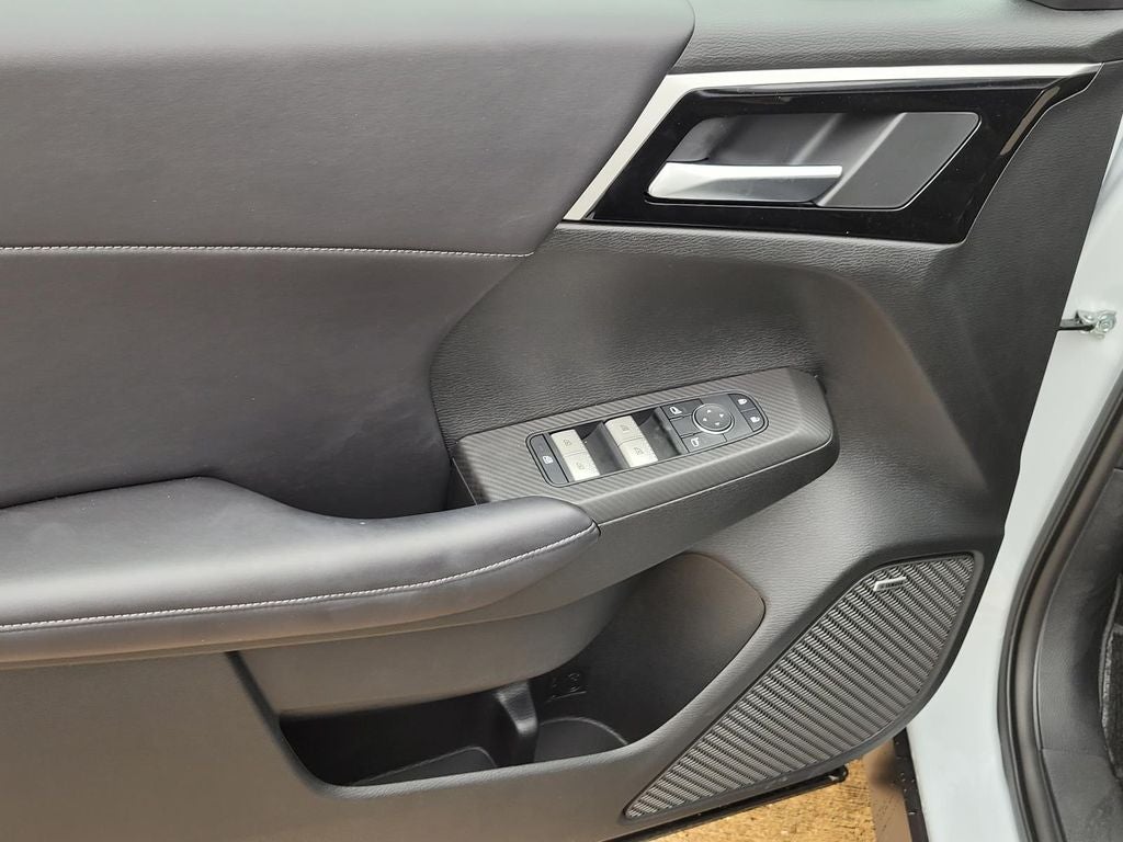 2026 Mitsubishi Outlander LE