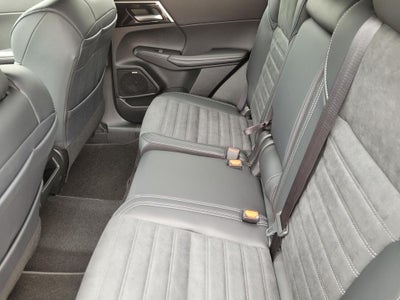 2026 Mitsubishi Outlander LE