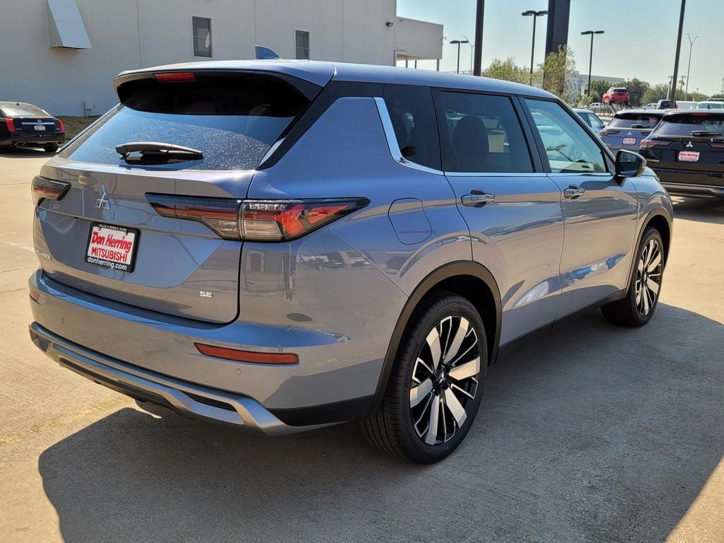2026 Mitsubishi Outlander SE