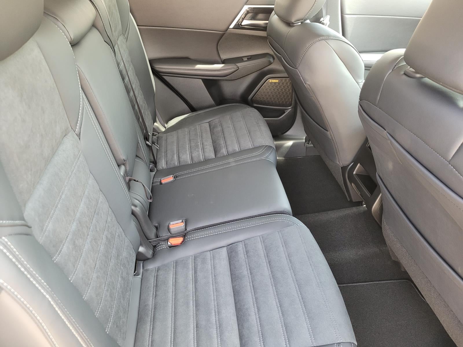 2026 Mitsubishi Outlander SE