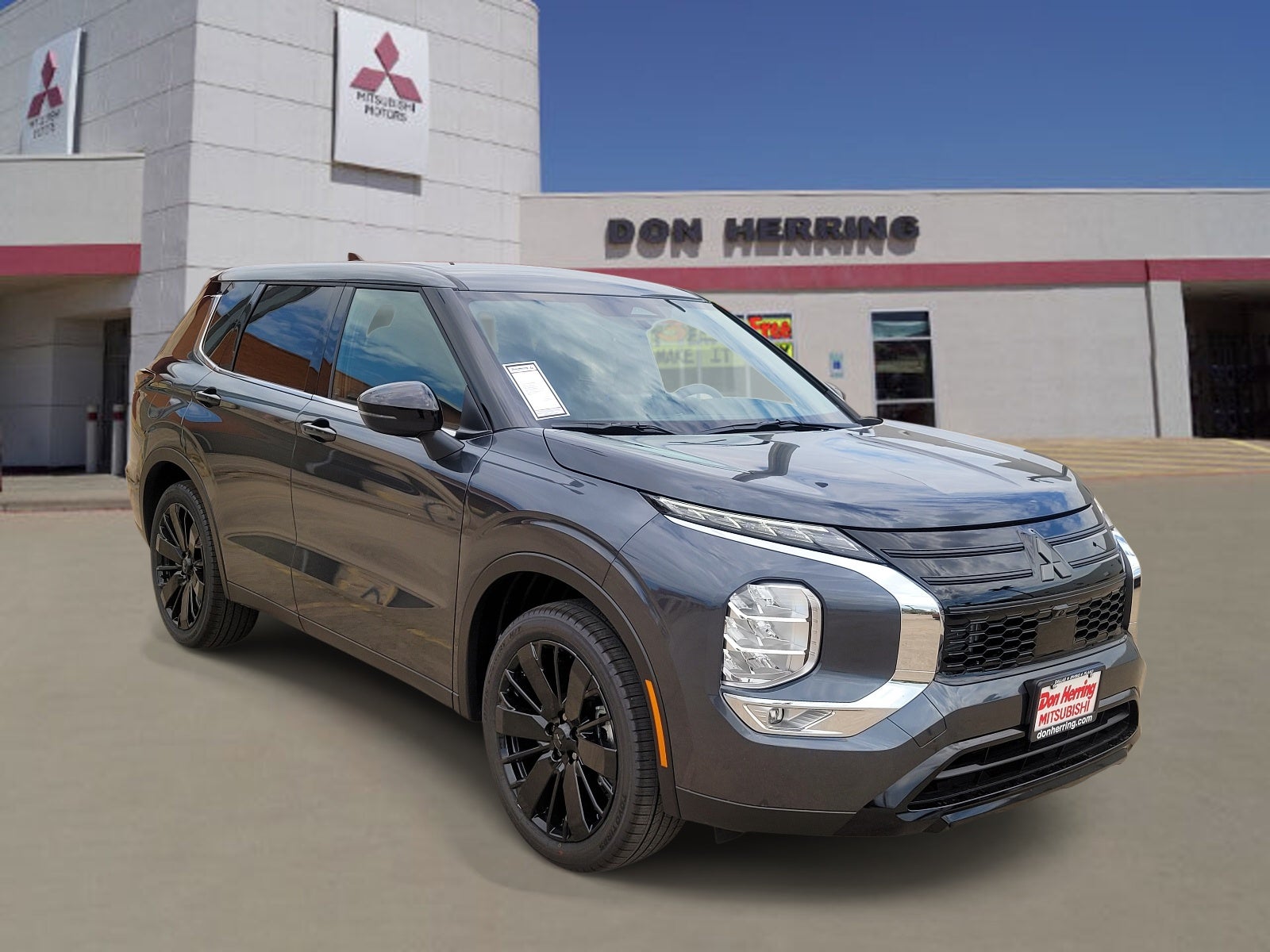 2026 Mitsubishi Outlander LE