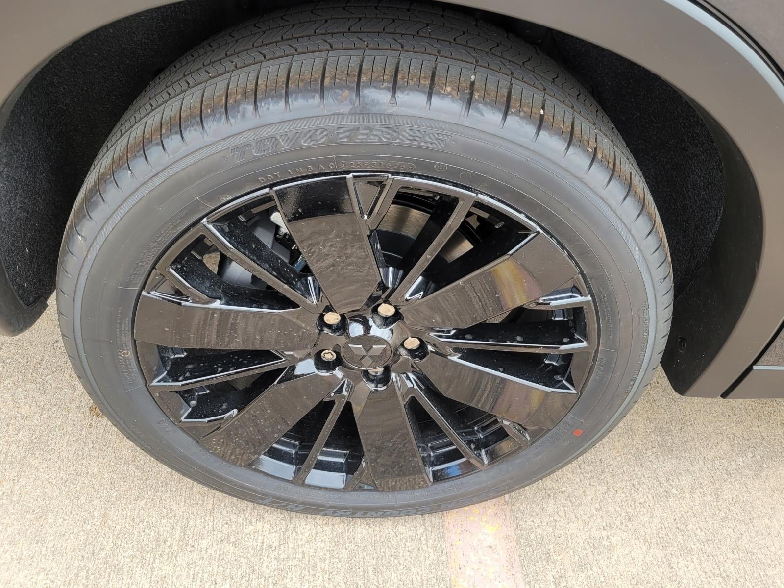 2026 Mitsubishi Outlander LE