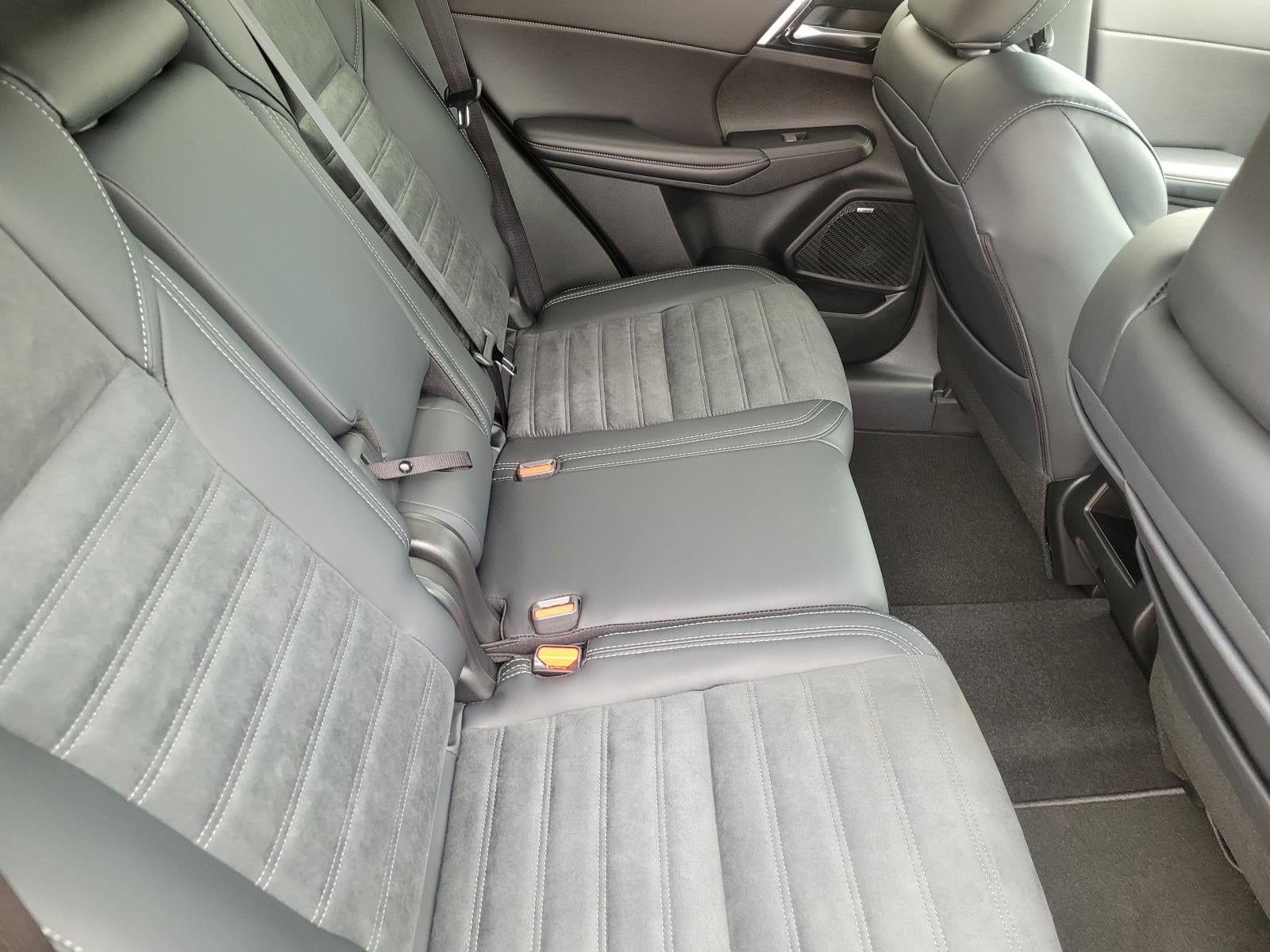 2026 Mitsubishi Outlander LE