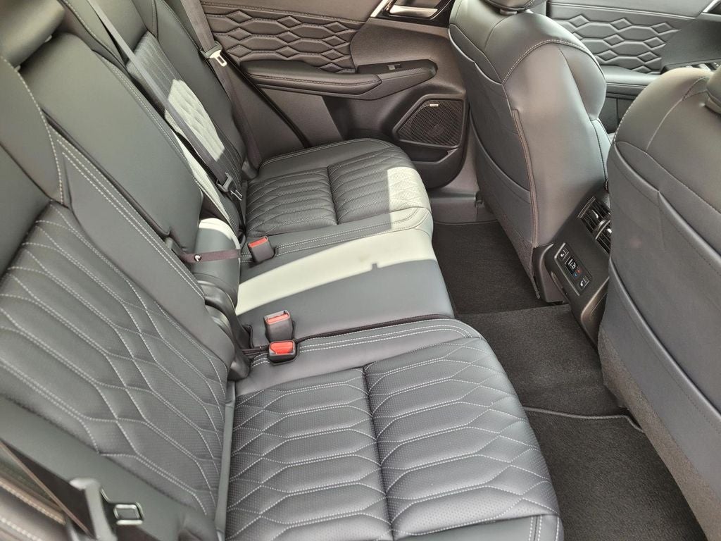 2026 Mitsubishi Outlander SEL