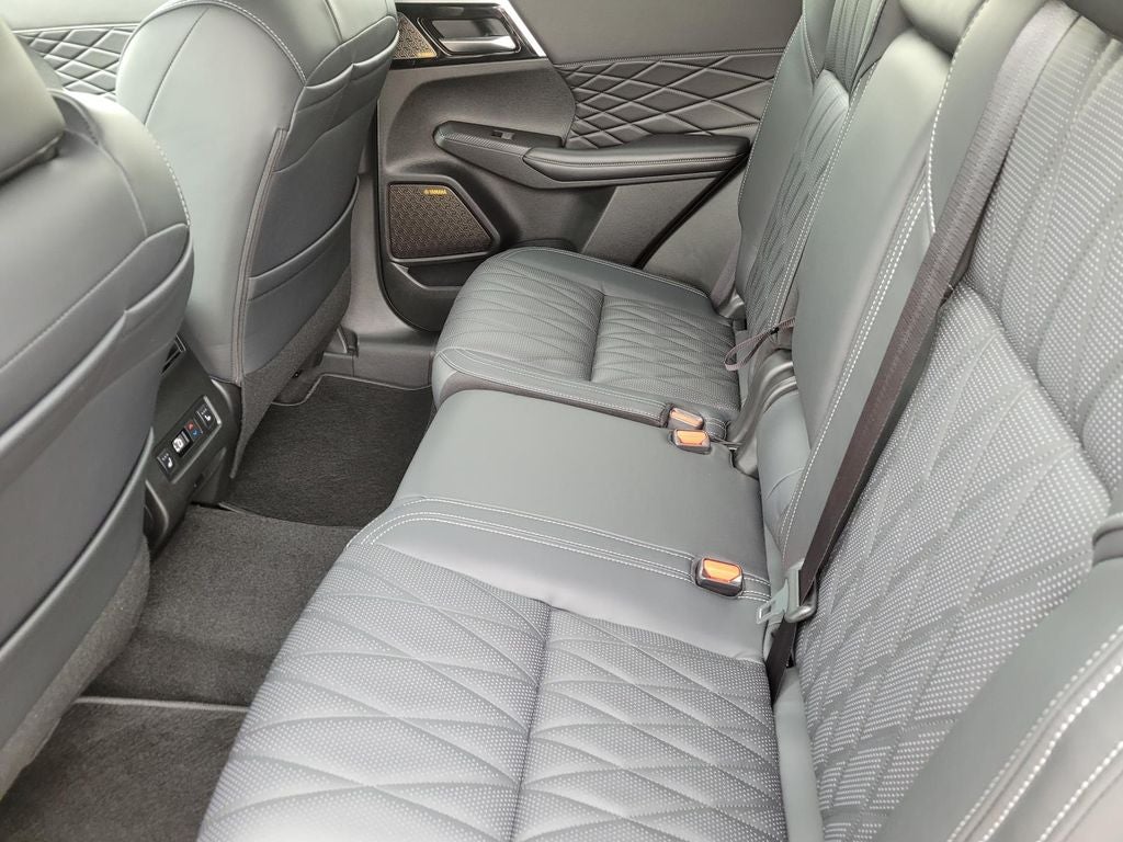 2026 Mitsubishi Outlander Black Edition