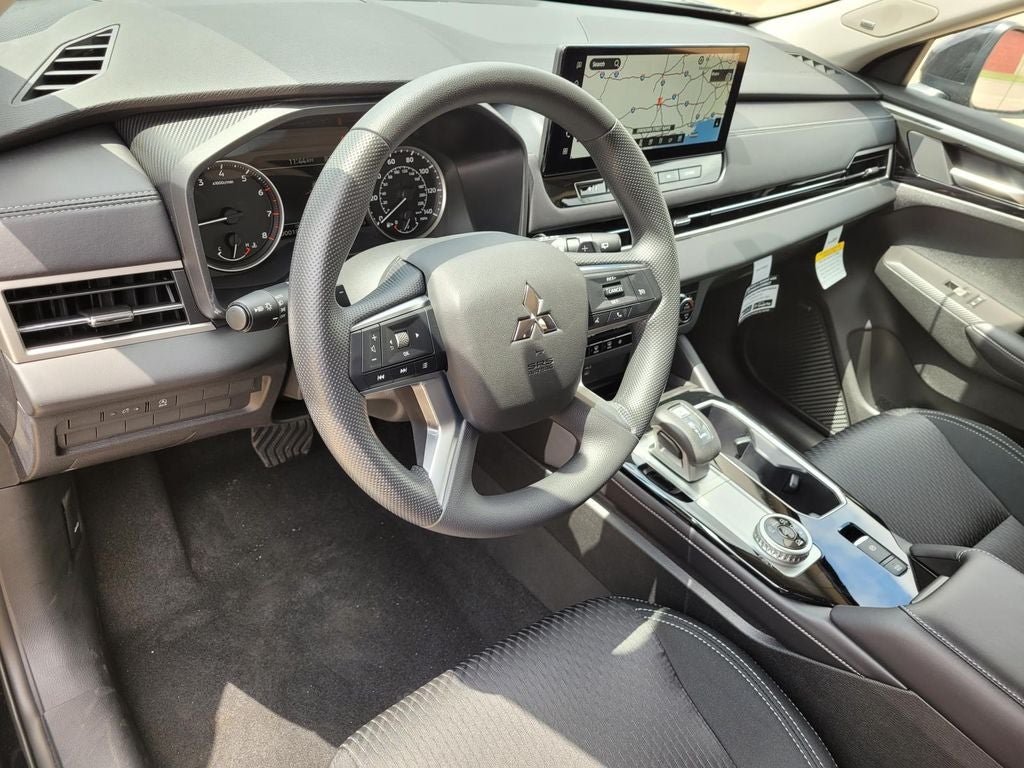 2026 Mitsubishi Outlander ES