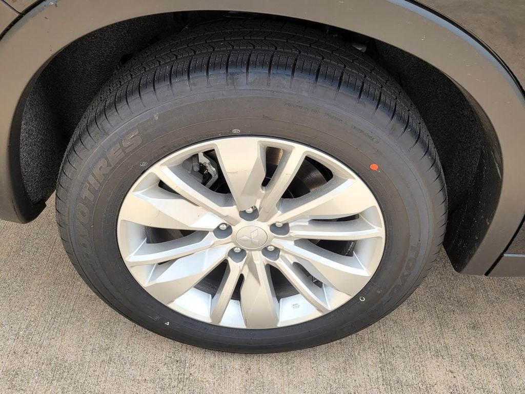 2026 Mitsubishi Outlander ES