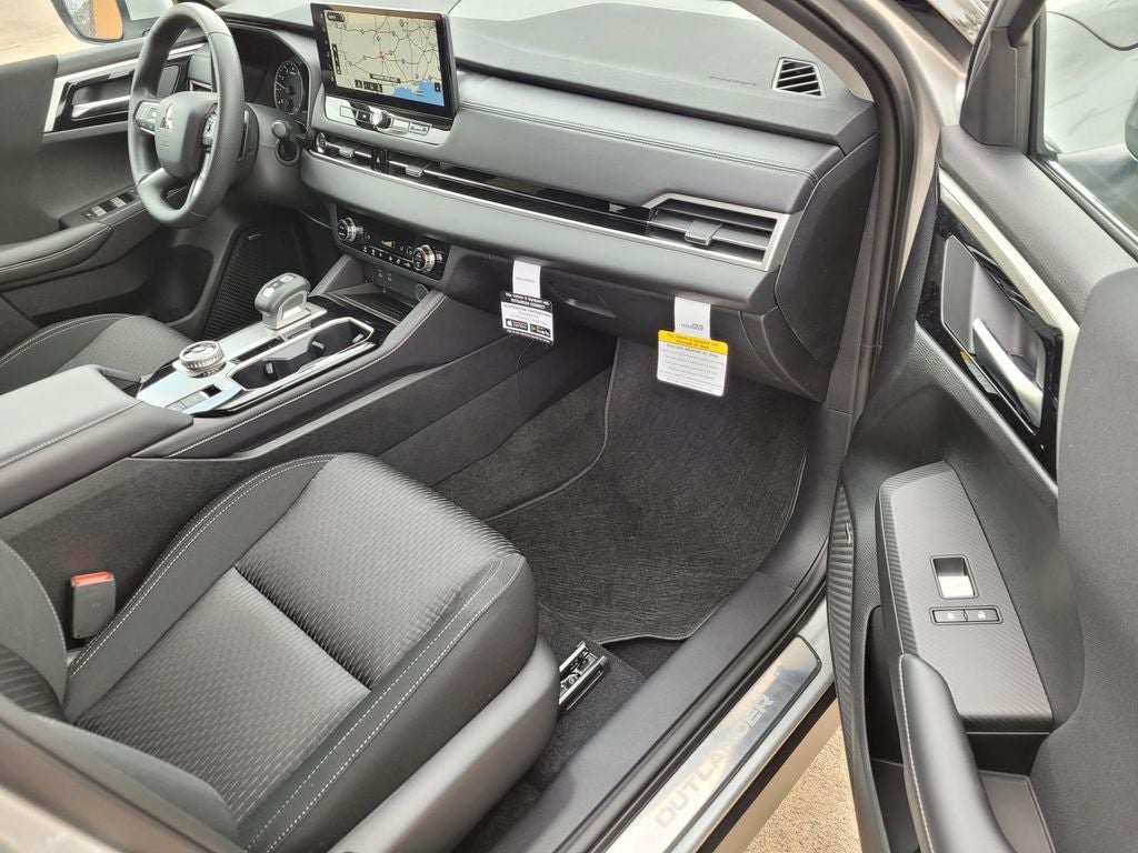 2026 Mitsubishi Outlander ES