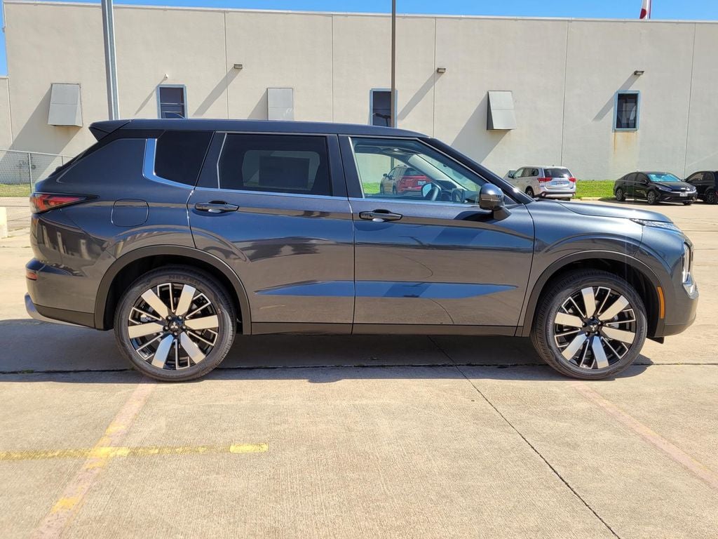 2026 Mitsubishi Outlander SE