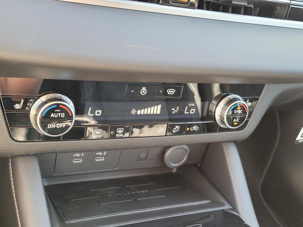 2026 Mitsubishi Outlander SE