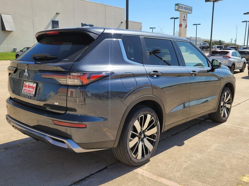 2026 Mitsubishi Outlander SE