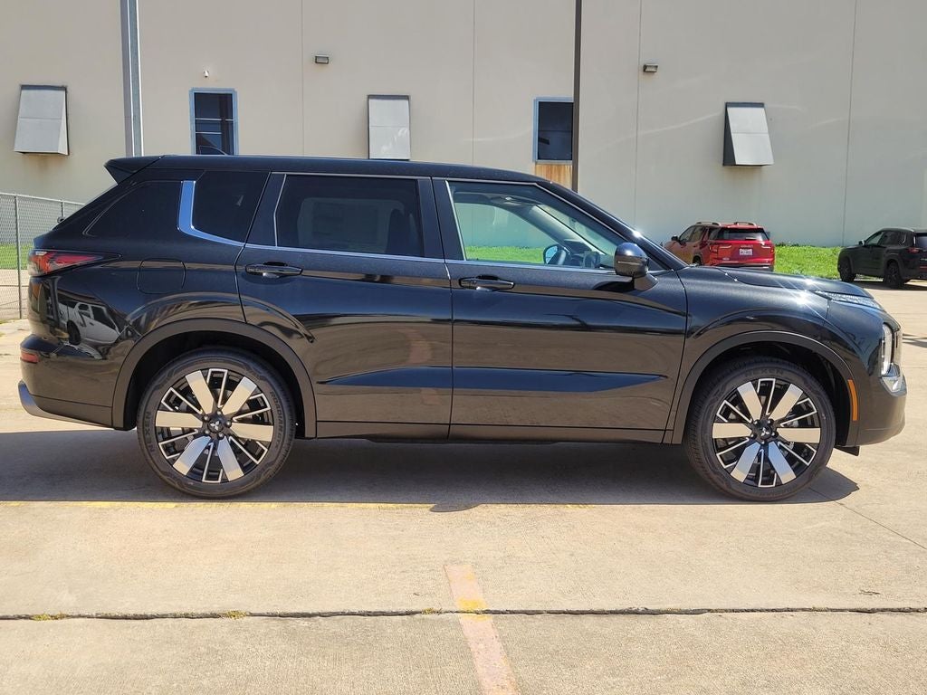 2026 Mitsubishi Outlander SE