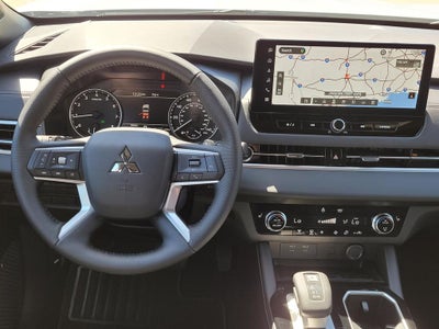 2026 Mitsubishi Outlander LE