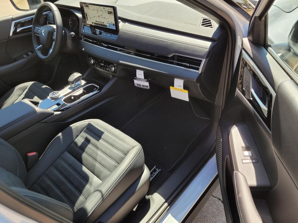 2026 Mitsubishi Outlander LE